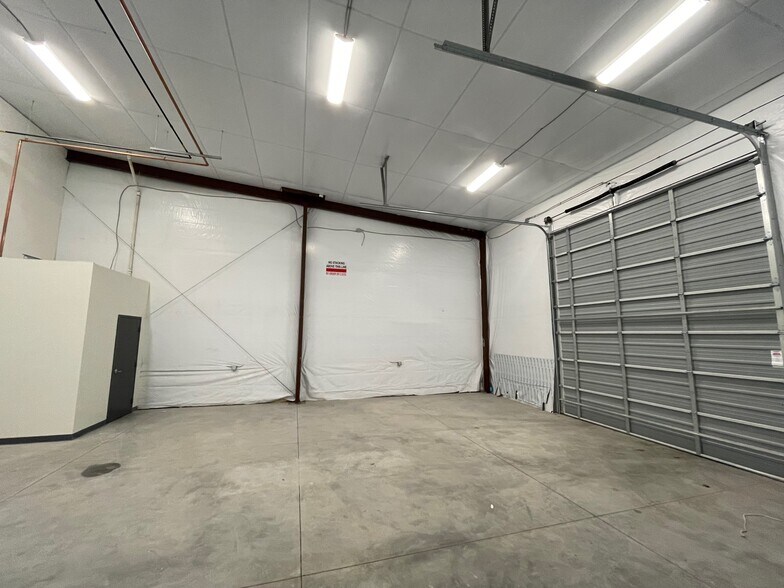 More Photos Of 4320 Barnes Rd, Colorado Springs Light Distribution For Lease