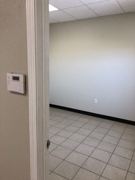 More Photos Of 11601 Pellicano Dr, El Paso Warehouse For Lease