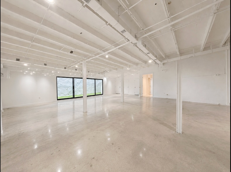 More Photos Of 550 NW 29th St, Miami Warehouse For Lease