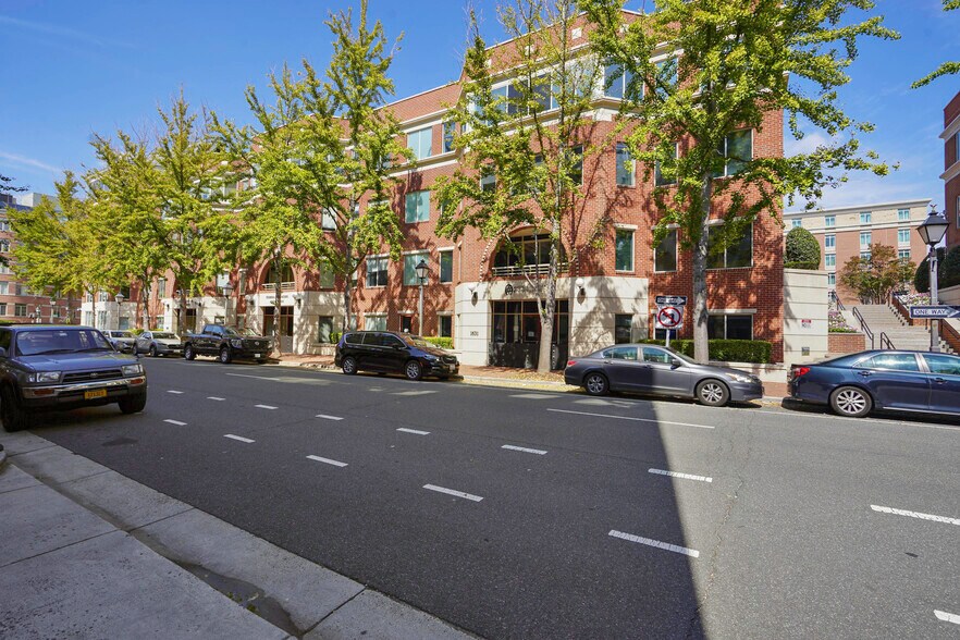 More Photos Of 1631-1663 Prince St, Alexandria Medical For Lease