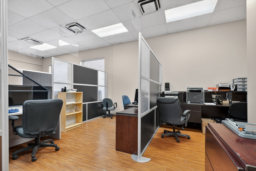 More Photos Of 1558 Rue Viel, Montréal Office For Sale