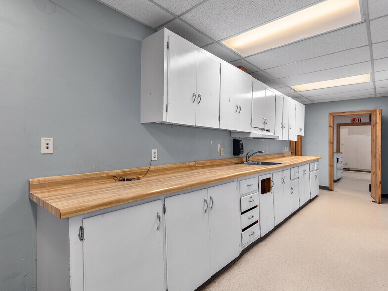 More Photos Of 1001 Greenville Hwy, Hendersonville Medical For Lease