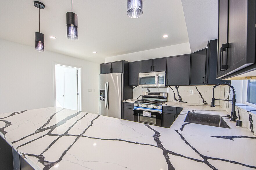 More Photos Of 5709 Auckland Ave, North Hollywood Apartments For Sale