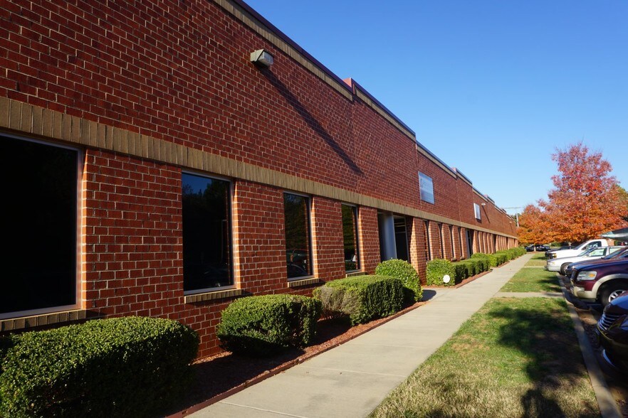 More Photos Of 18339 Old Statesville Rd, Cornelius Light Distribution For Lease