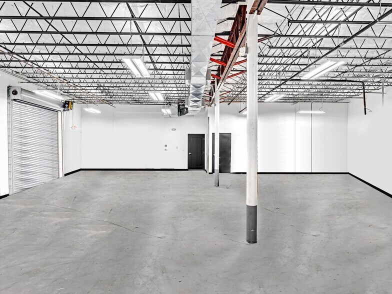More Photos Of 2200 N University Dr, Sunrise Warehouse For Lease