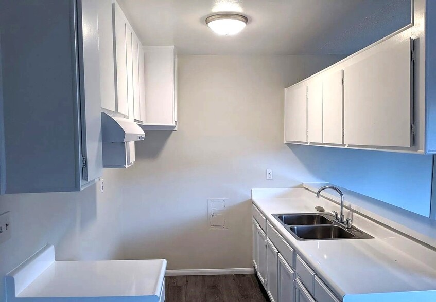 More Photos Of 5661 Lexington Ave, Los Angeles Apartments For Sale