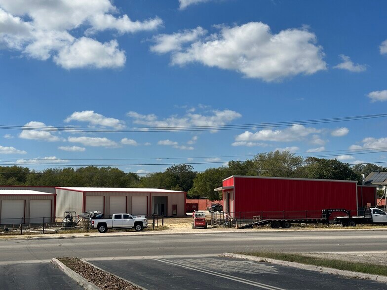 More Photos Of 13807 Bulverde Rd, San Antonio Flex For Sale