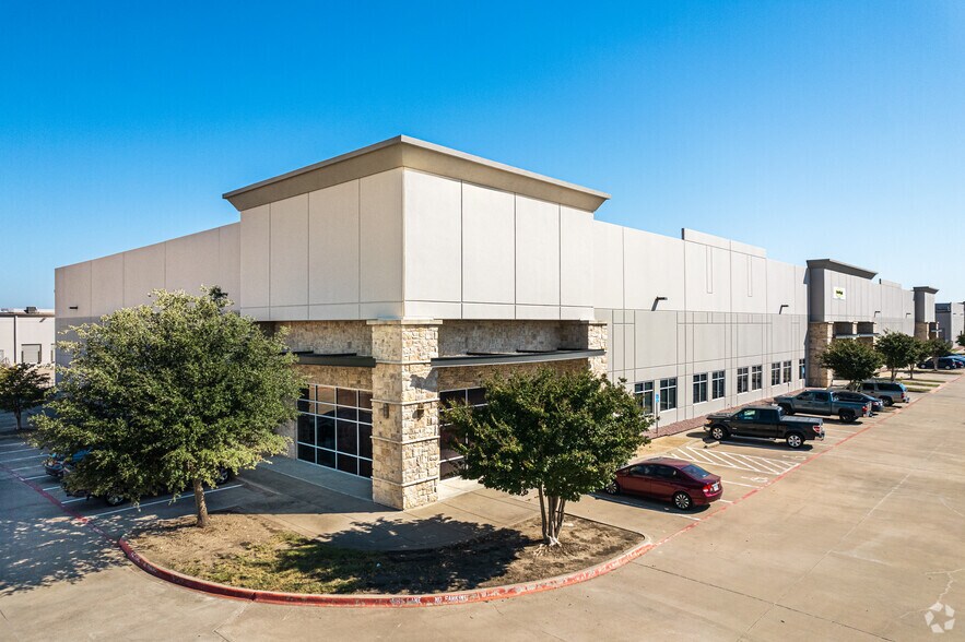 More Photos Of 1305 N Watters Rd, Allen Warehouse For Lease