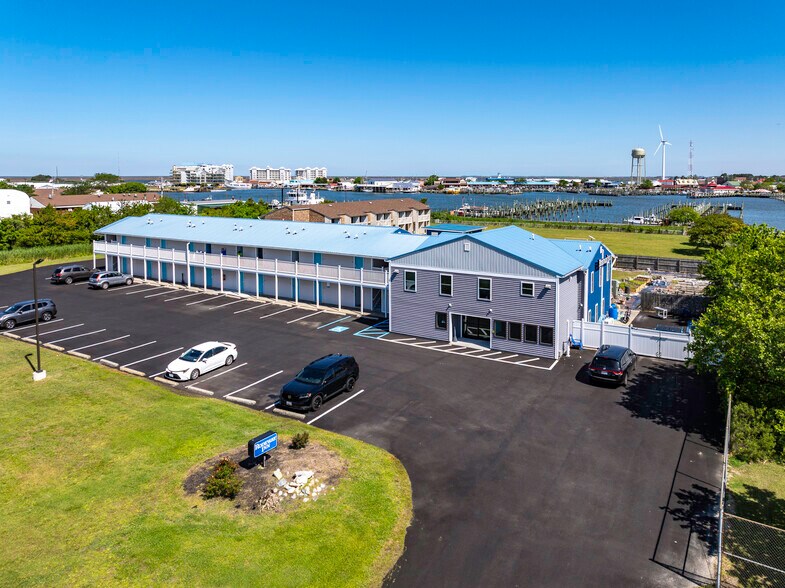 Primary Photo Of 700 Norris Harbor Dr, Crisfield Hotel For Sale