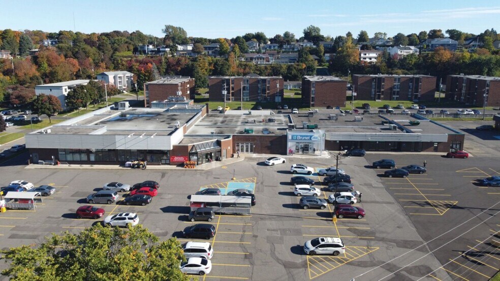 Primary Photo Of 6700 Rue Saint-Georges, Lévis General Retail For Lease