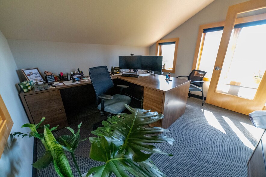 More Photos Of 1109 Oak Park Dr, Fort Collins Office For Lease