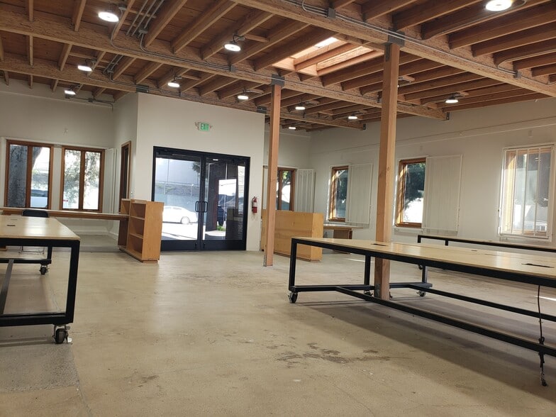 More Photos Of 3020 Whittier Blvd, Los Angeles Storefront For Lease