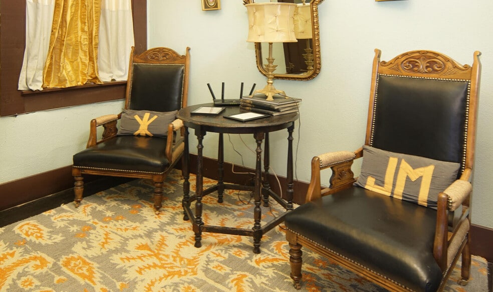 More Photos Of 124 Austin st, Comanche Bar For Sale