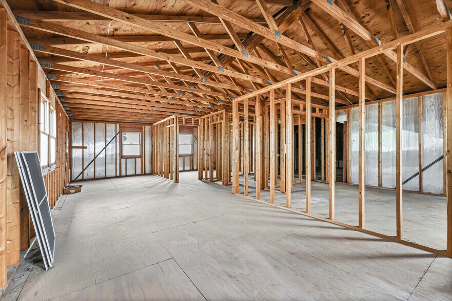 More Photos Of 11 S 2nd St, Festus Office For Sale