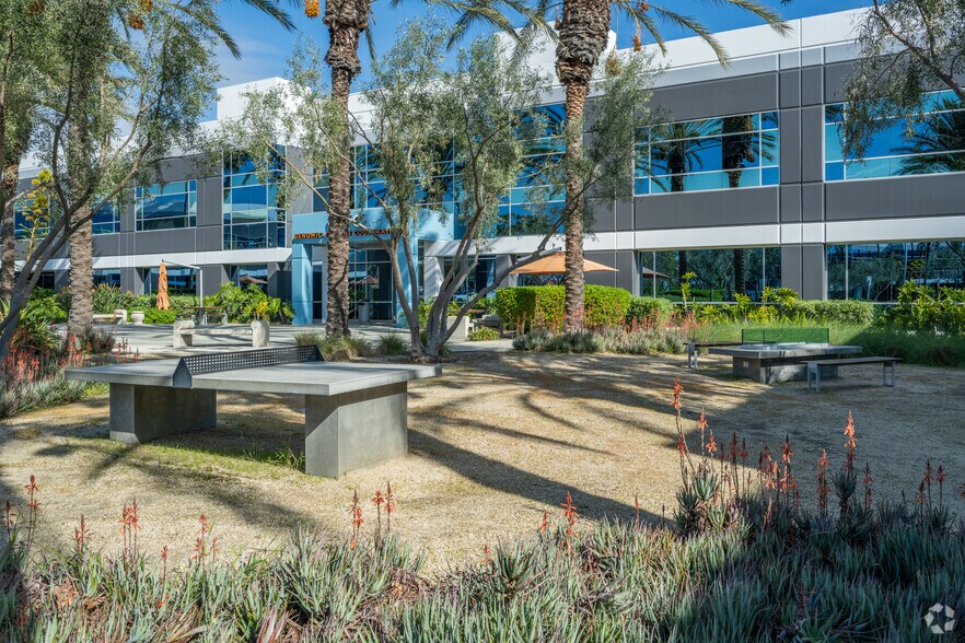 More Photos Of 25361 Commercentre Dr, Lake Forest Loft Creative Space For Lease