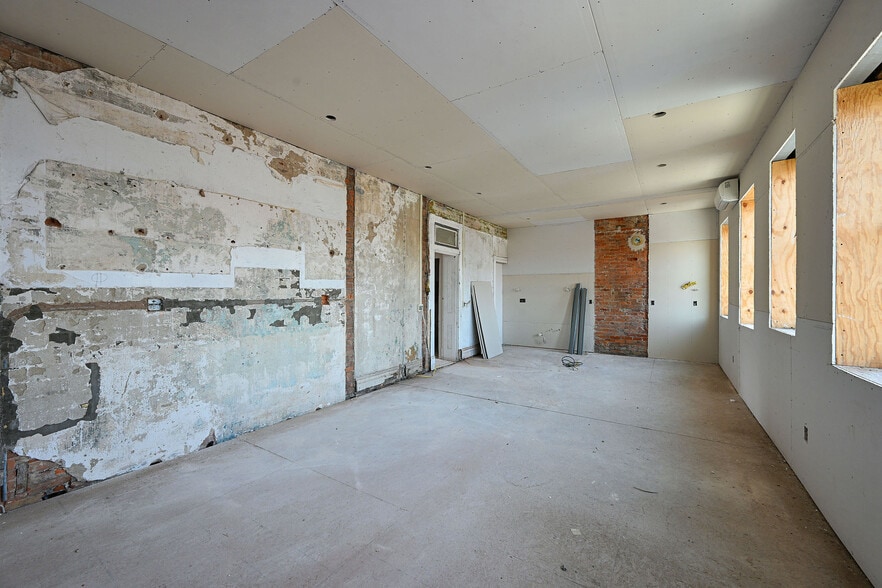 More Photos Of 1913 Central Ave, Cincinnati Office Residential For Sale