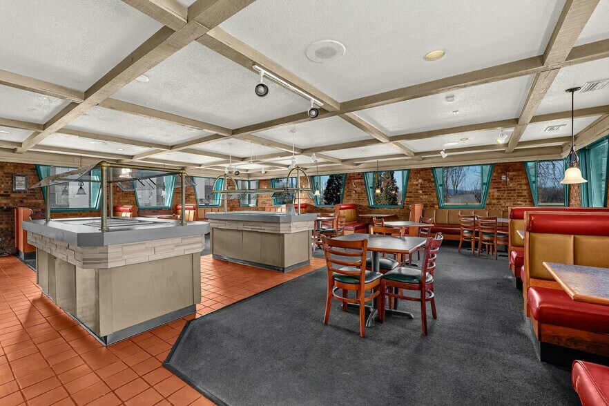 More Photos Of 2212 Rose St, La Crosse Restaurant For Sale