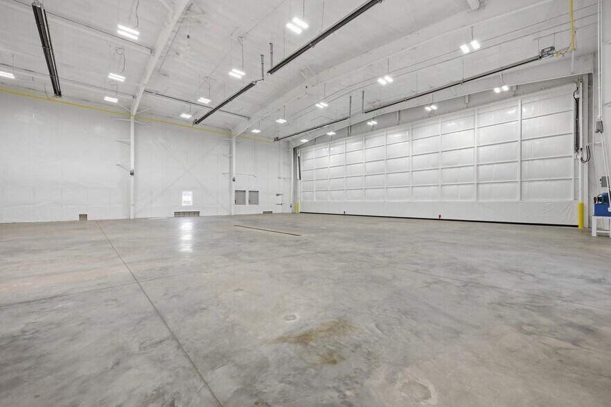 More Photos Of 453 Airport Rd, Greenville Airplane Hangar For Lease