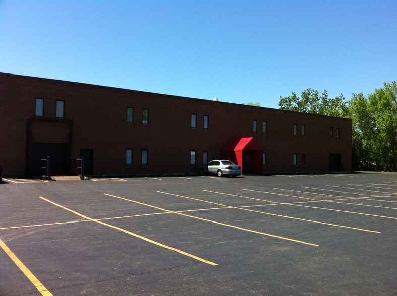 More Photos Of 909 S Route 83, Elmhurst Office For Lease