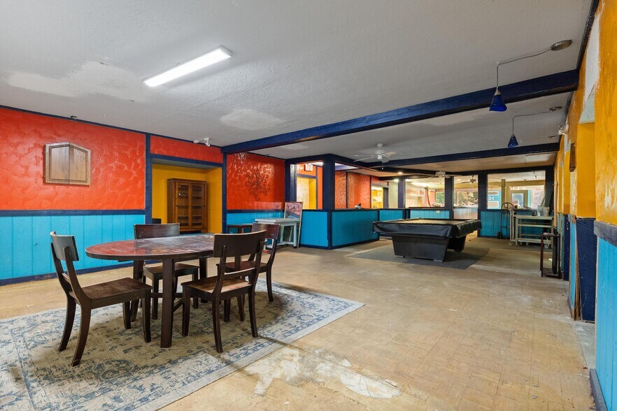 More Photos Of 6024 Cortez Blvd, Weeki Wachee General Retail For Sale