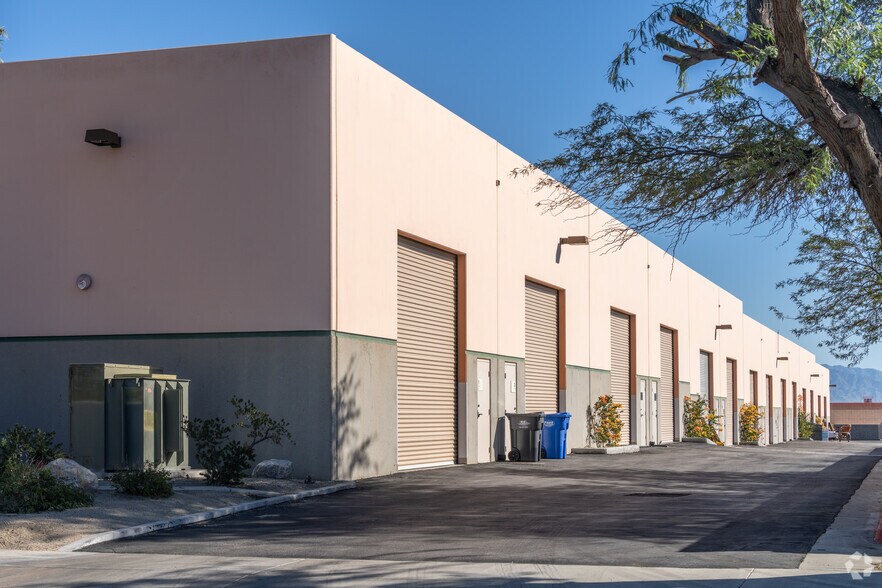 More Photos Of 820 Research Dr, Palm Springs Light Distribution For Lease