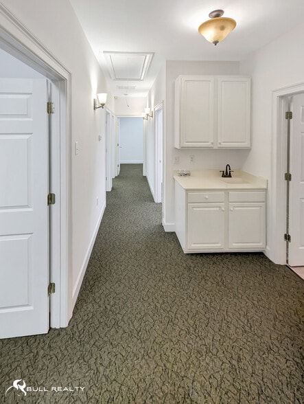 More Photos Of 1005 Weatherstone Pky, Woodstock Office For Sale