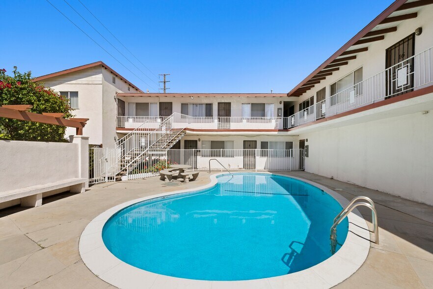 More Photos Of 11178 Culver Blvd, Culver City Apartments For Sale