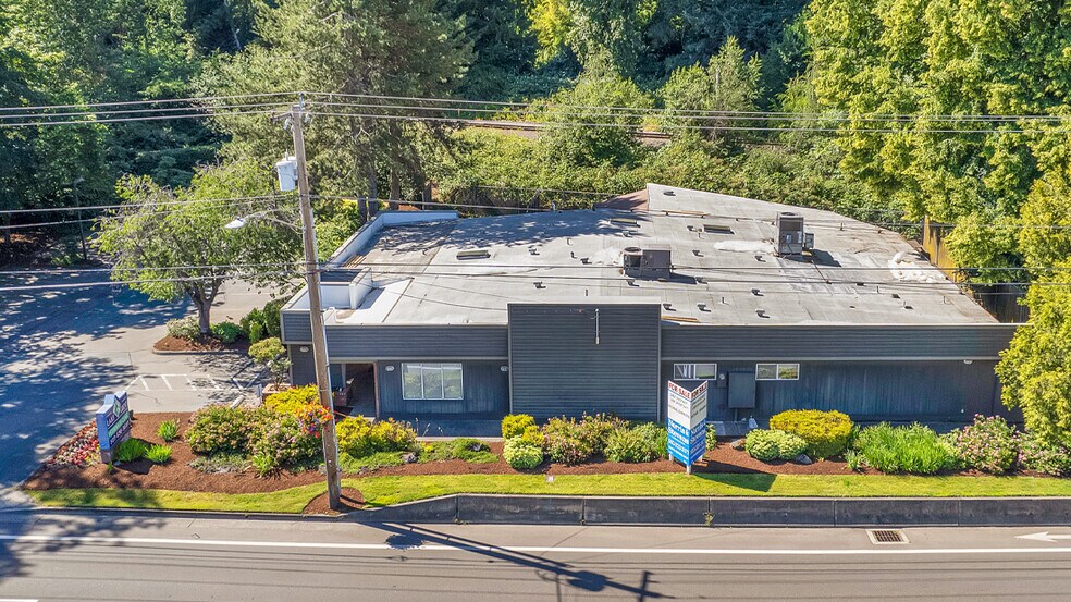 More Photos Of 17131 SW Boones Ferry Rd, Lake Oswego Veterinarian Kennel For Sale