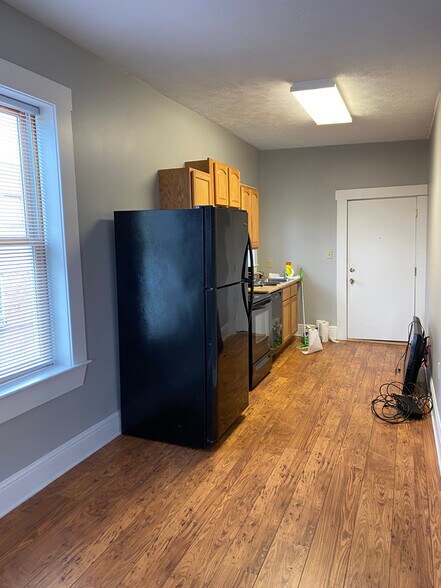 More Photos Of 444 High St, Morgantown Storefront Retail Residential For Lease