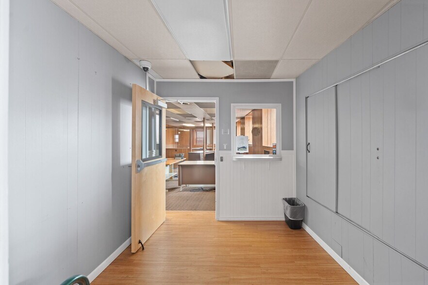 More Photos Of 1072 Main St, West Warwick Office For Sale