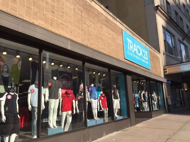 Primary Photo Of 990 Main St, Hartford Freestanding For Sale