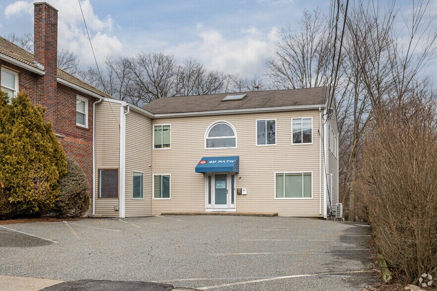 Primary Photo Of 11-15 John St, Newton Office Residential For Lease
