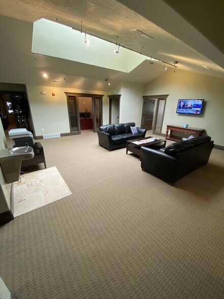 More Photos Of 6412 S 900 E, Murray Office For Lease