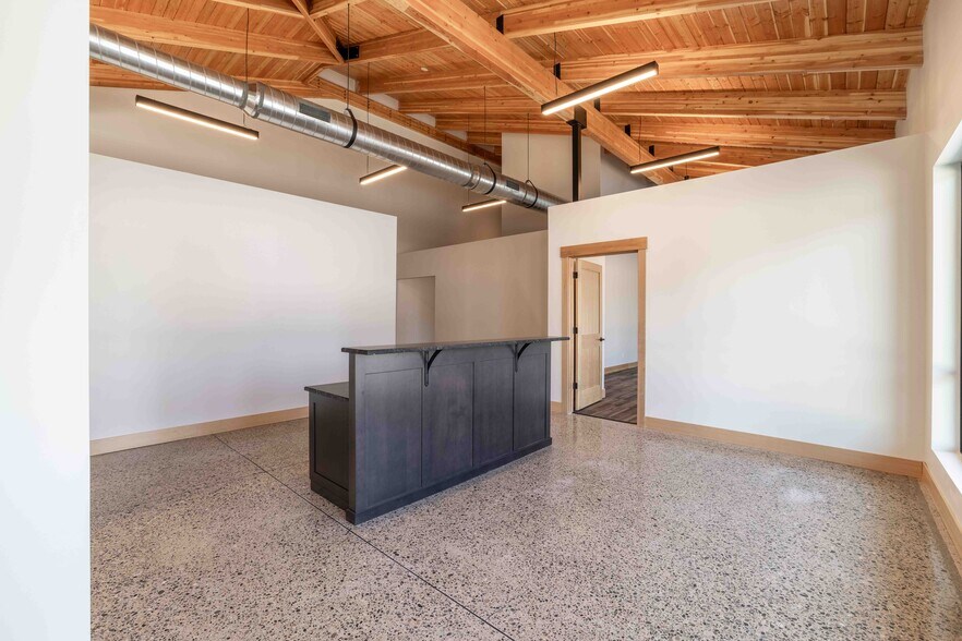 More Photos Of 8512 N Wayne Dr, Hayden Flex For Lease