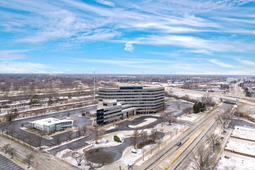 More Photos Of 400 Skokie Blvd, Northbrook Office For Lease
