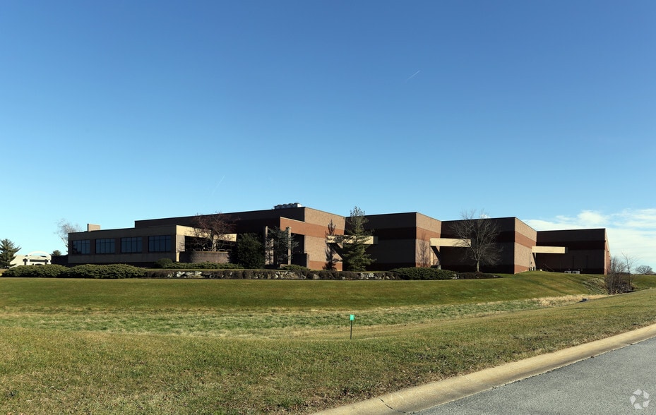 Primary Photo Of 1842 Colonial Village Ln, Lancaster Warehouse For Lease