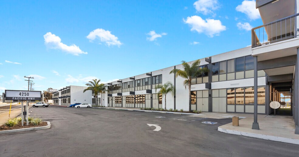 More Photos Of 4250 Pacific Hwy, San Diego Office For Lease