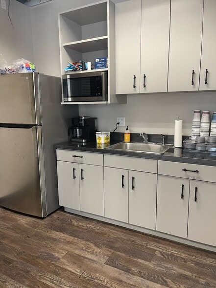 More Photos Of 2640 Cypress Ridge Blvd, Wesley Chapel Office For Lease