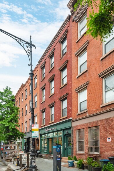More Photos Of 136 Franklin St, Brooklyn Apartments For Sale