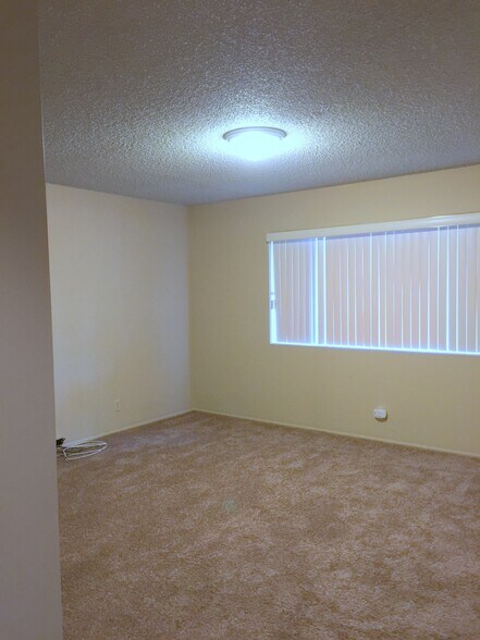 More Photos Of 491 S Simpson Ave, Hemet Multifamily For Sale