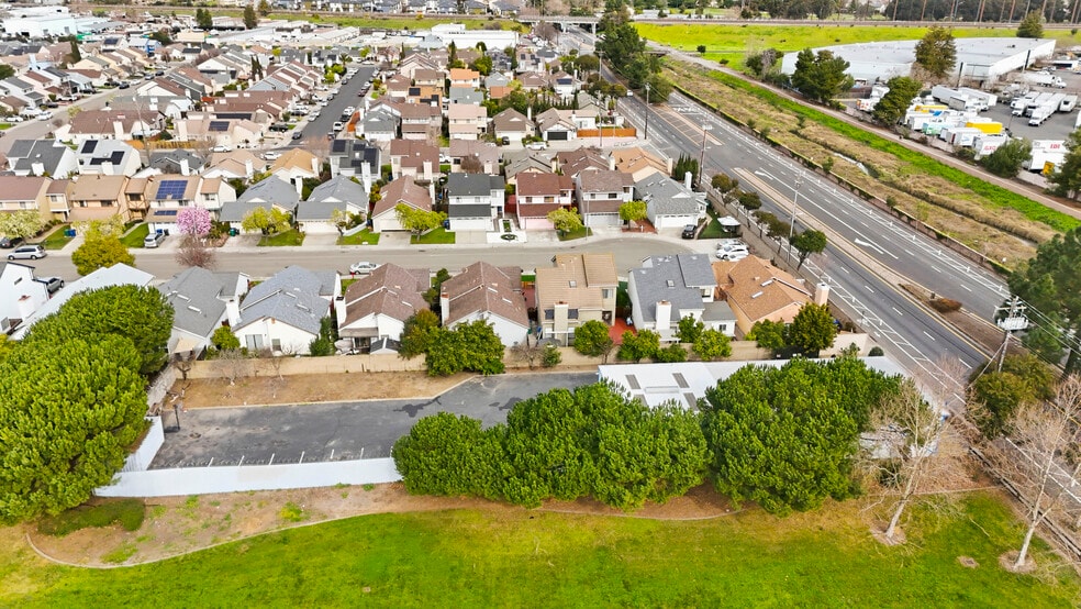 More Photos Of 593 Industrial Pky, Hayward Warehouse For Sale