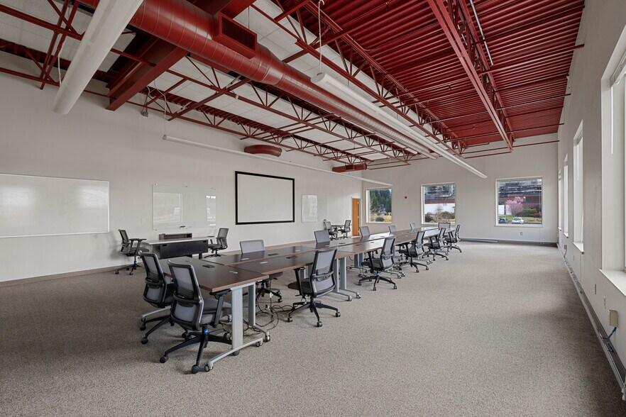 More Photos Of 100 Technology Ln, Elma Office For Lease