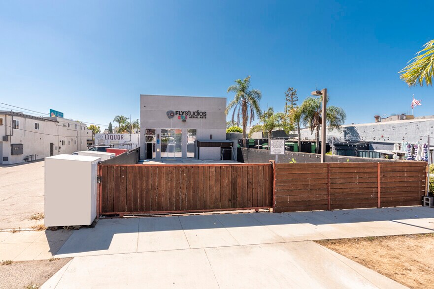 More Photos Of 512 N Pacific Coast Hwy, Redondo Beach Freestanding For Sale