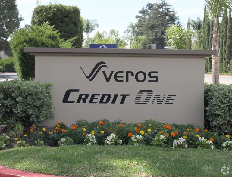 More Photos Of 2333 N Broadway, Santa Ana Office For Lease