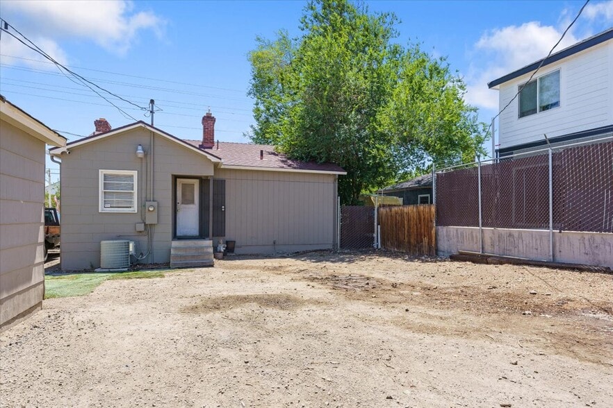 More Photos Of 277 Vassar St, Reno Freestanding For Sale