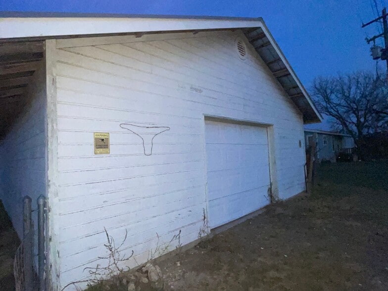 More Photos Of 215 W Main St, Lometa Specialty For Sale