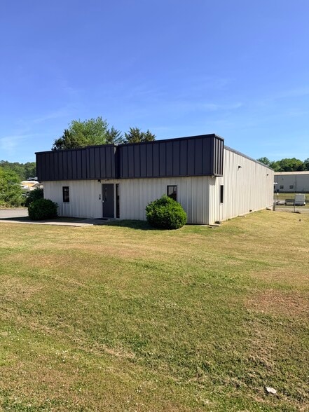 Primary Photo Of 152 Bo Cole Rd NW, Huntsville Office Residential For Lease