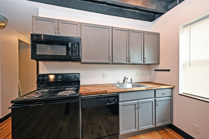 More Photos Of 226 E Clifton Ave, Cincinnati Apartments For Sale