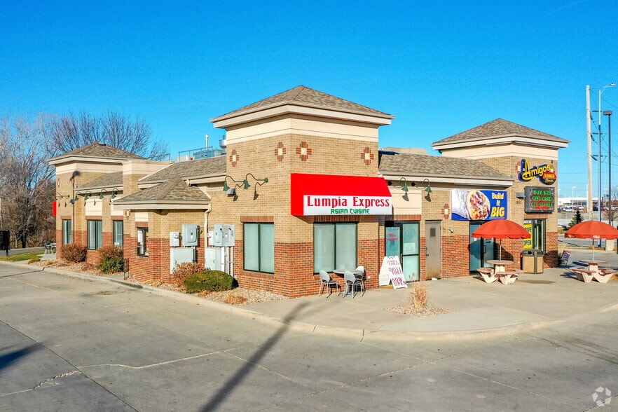 Primary Photo Of 5955-5999 N 27th St, Lincoln Fast Food For Lease