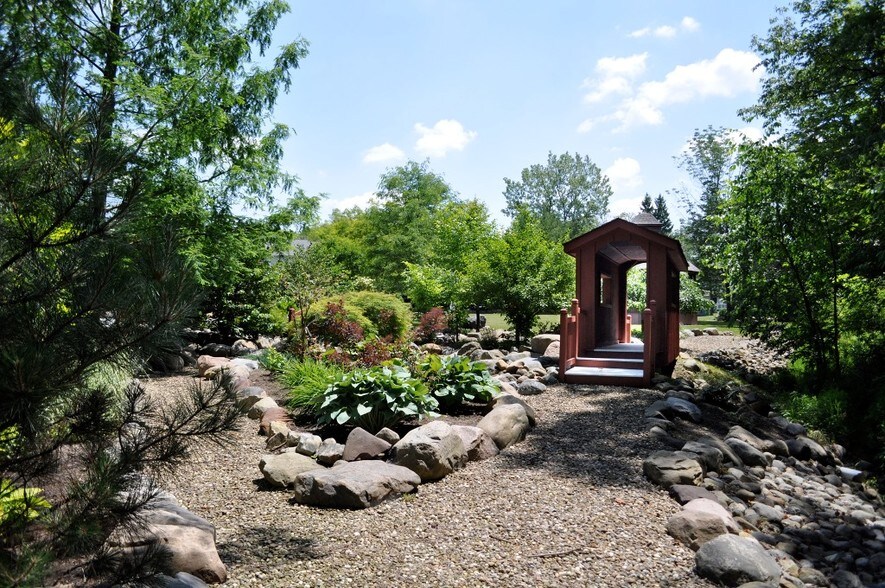 More Photos Of 17892 Chillicothe Rd, Chagrin Falls Office For Sale